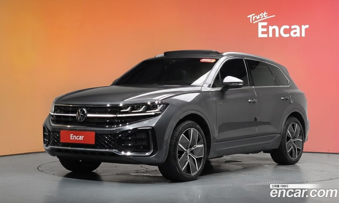 Volkswagen Touareg 3rd Gen фото 20