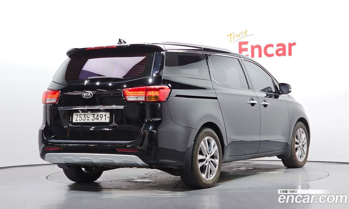 Kia Carnival 3rd Gen фото 2