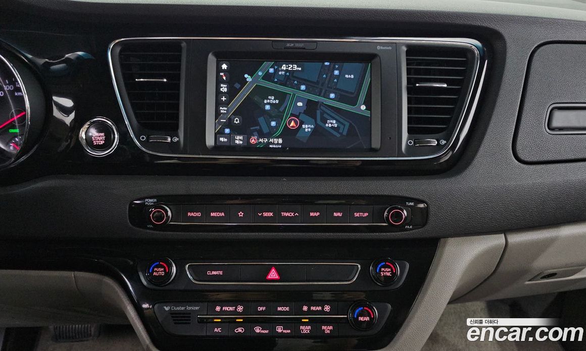 Kia Carnival 3rd Gen фото 13