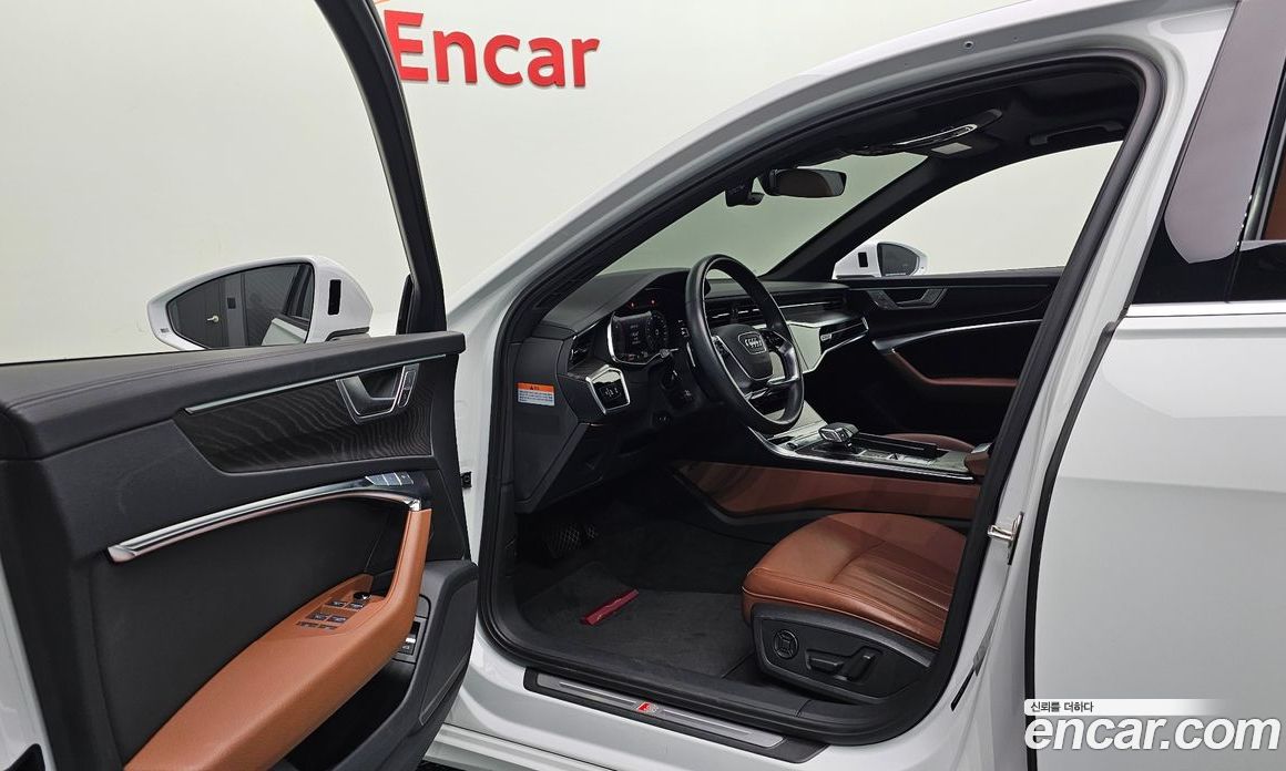 Audi A6 (C8) фото 10