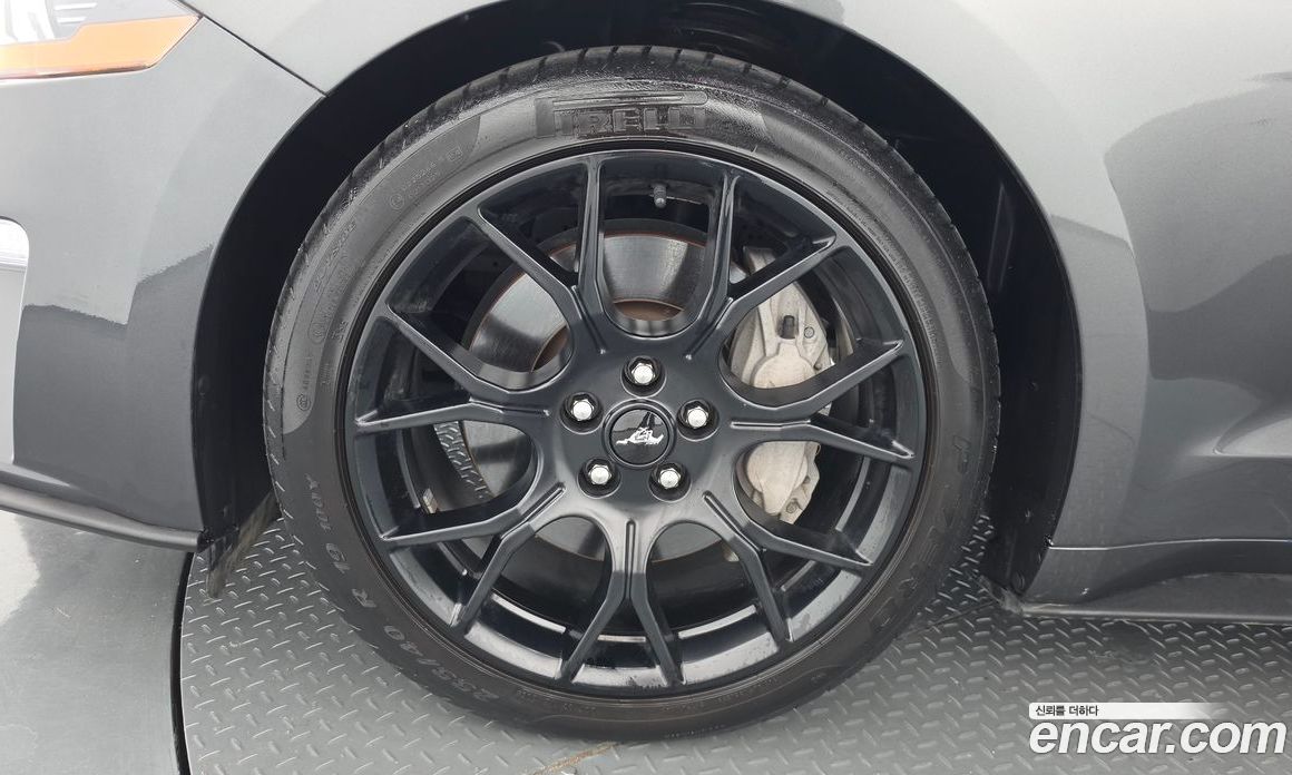 Ford Mustang фото 5