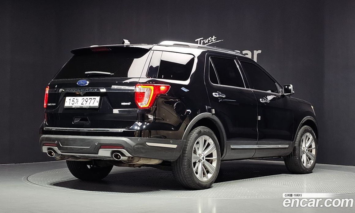 Ford Explorer 5th Gen фото 2