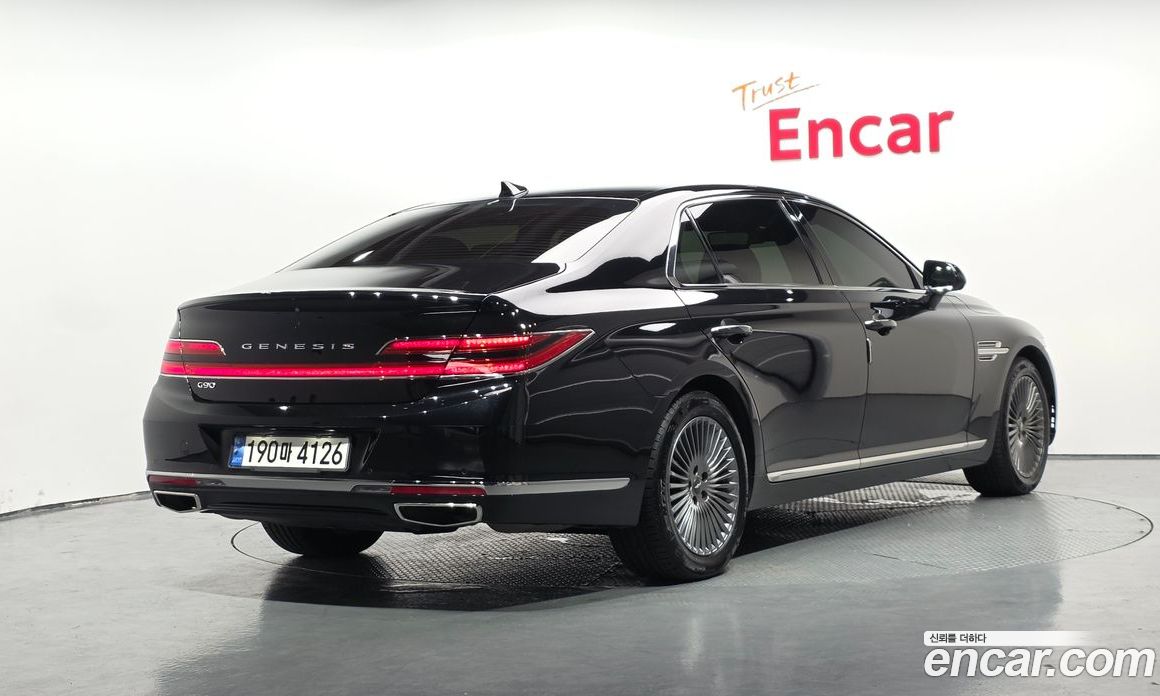 Genesis G90