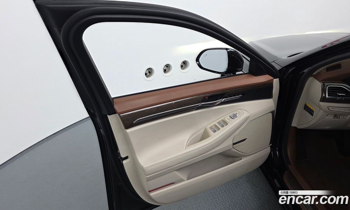 Genesis G90 фото 24