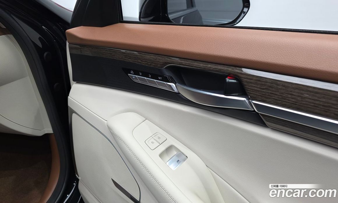 Genesis G90 фото 29