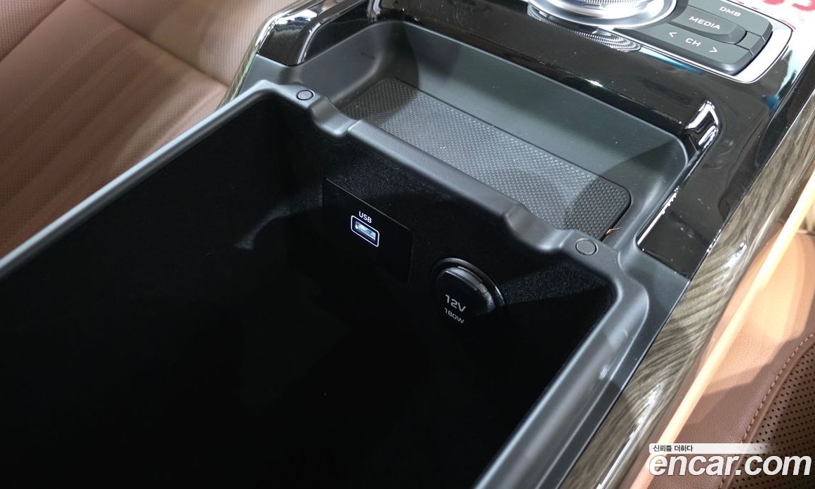Genesis G90 фото 38