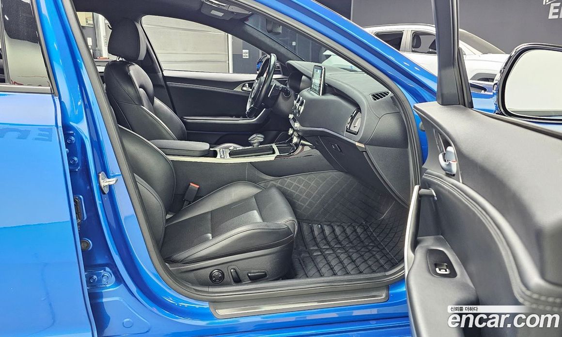 Kia Stinger фото 11