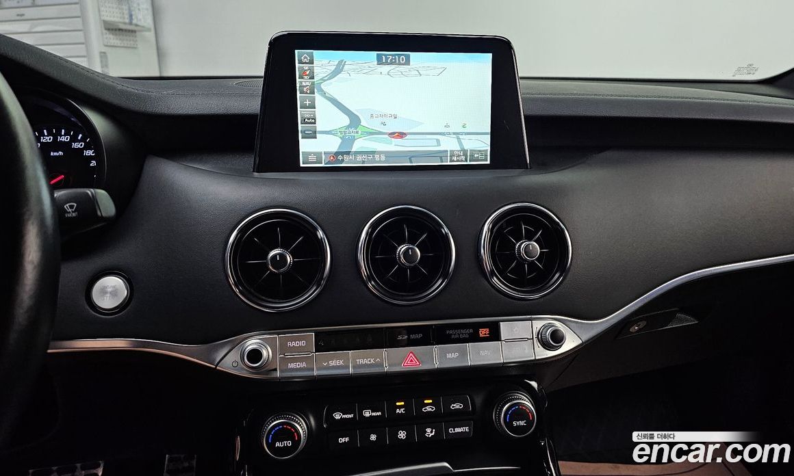 Kia Stinger фото 14
