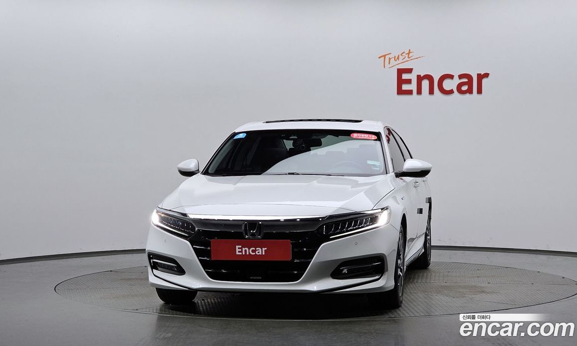 Honda Accord 10th Gen фото 3