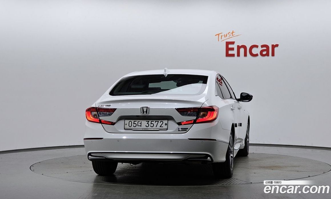 Honda Accord 10th Gen фото 4