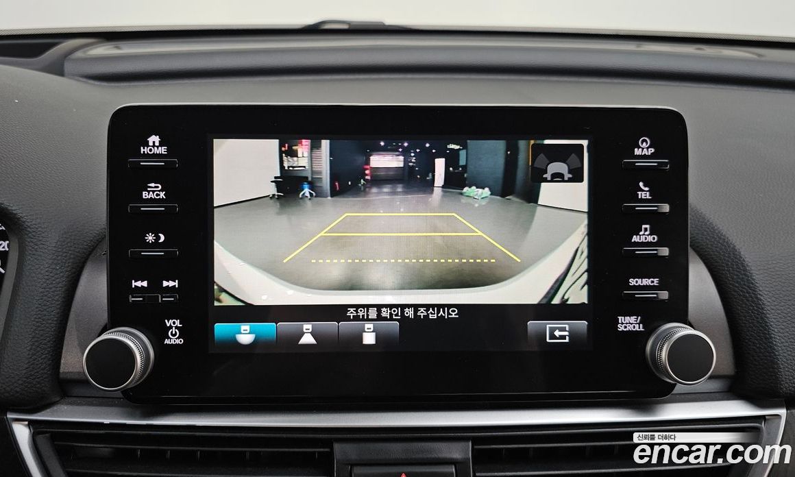 Honda Accord 10th Gen фото 15