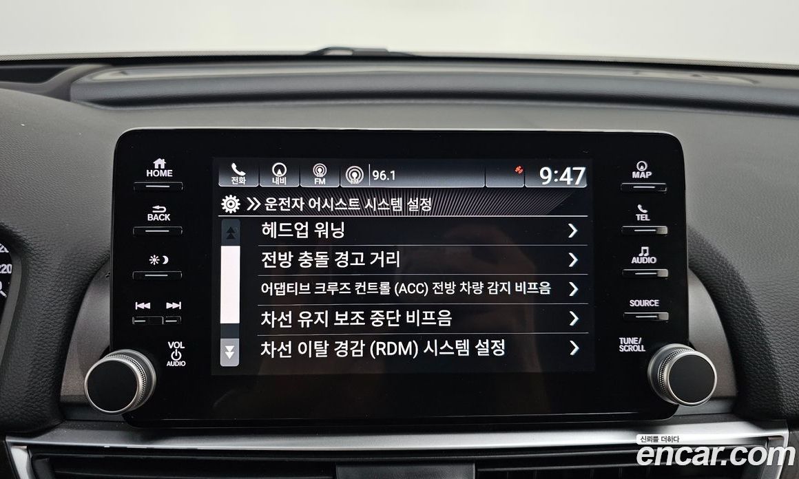 Honda Accord 10th Gen фото 16
