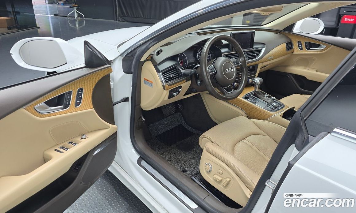 Audi A7 фото 10
