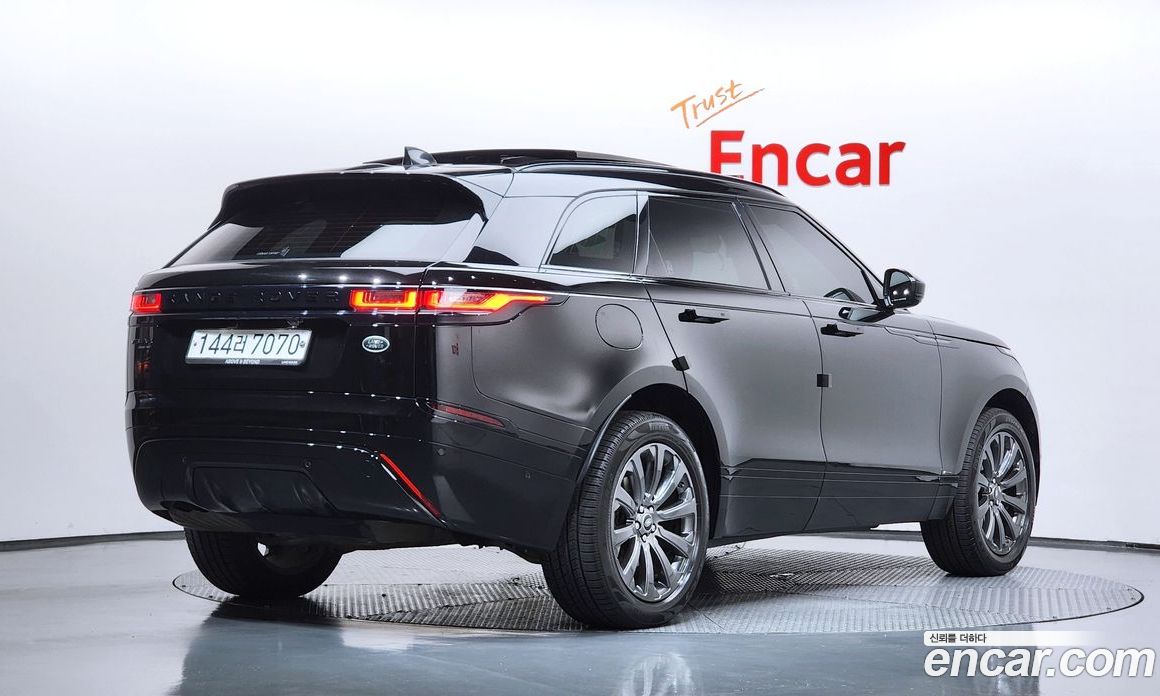 Land Rover Range Rover Velar фото 2