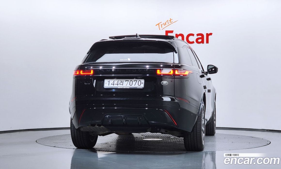 Land Rover Range Rover Velar фото 4