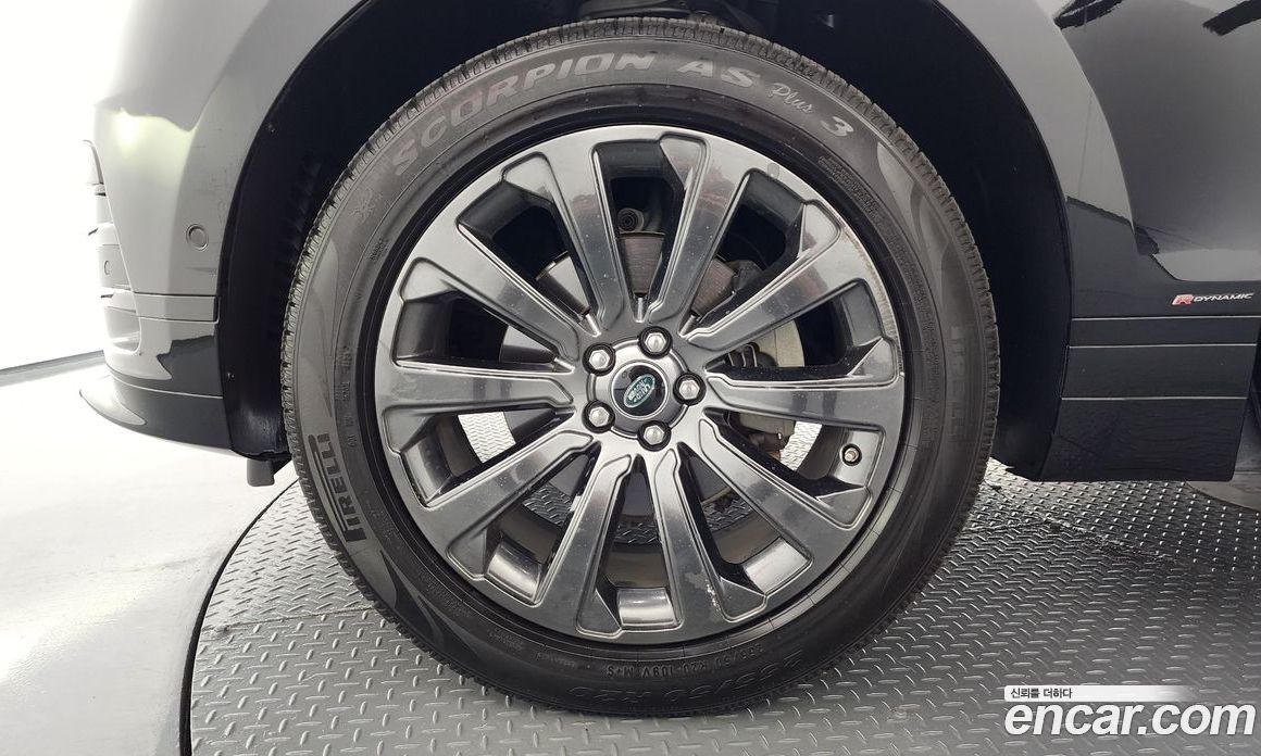 Land Rover Range Rover Velar фото 5