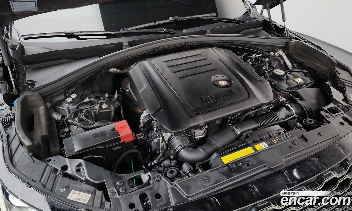 Land Rover Range Rover Velar фото 6