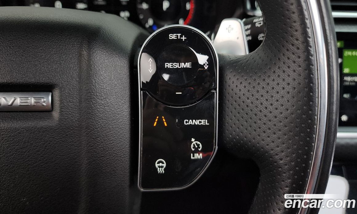 Land Rover Range Rover Velar фото 17
