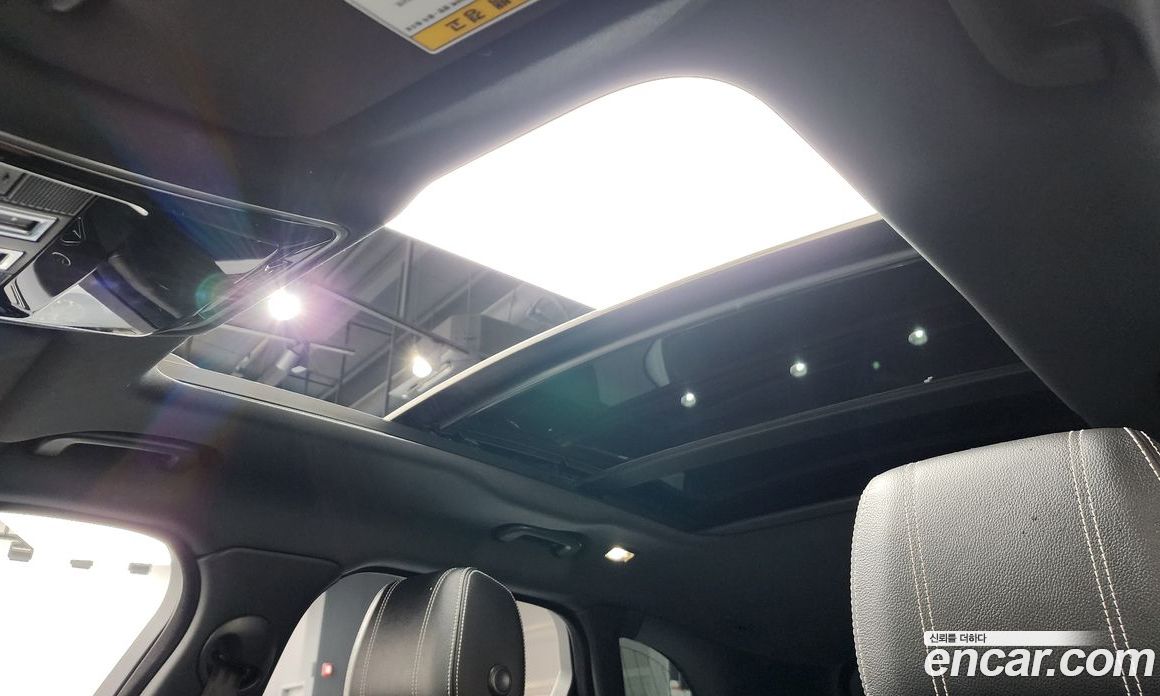 Land Rover Range Rover Velar фото 18