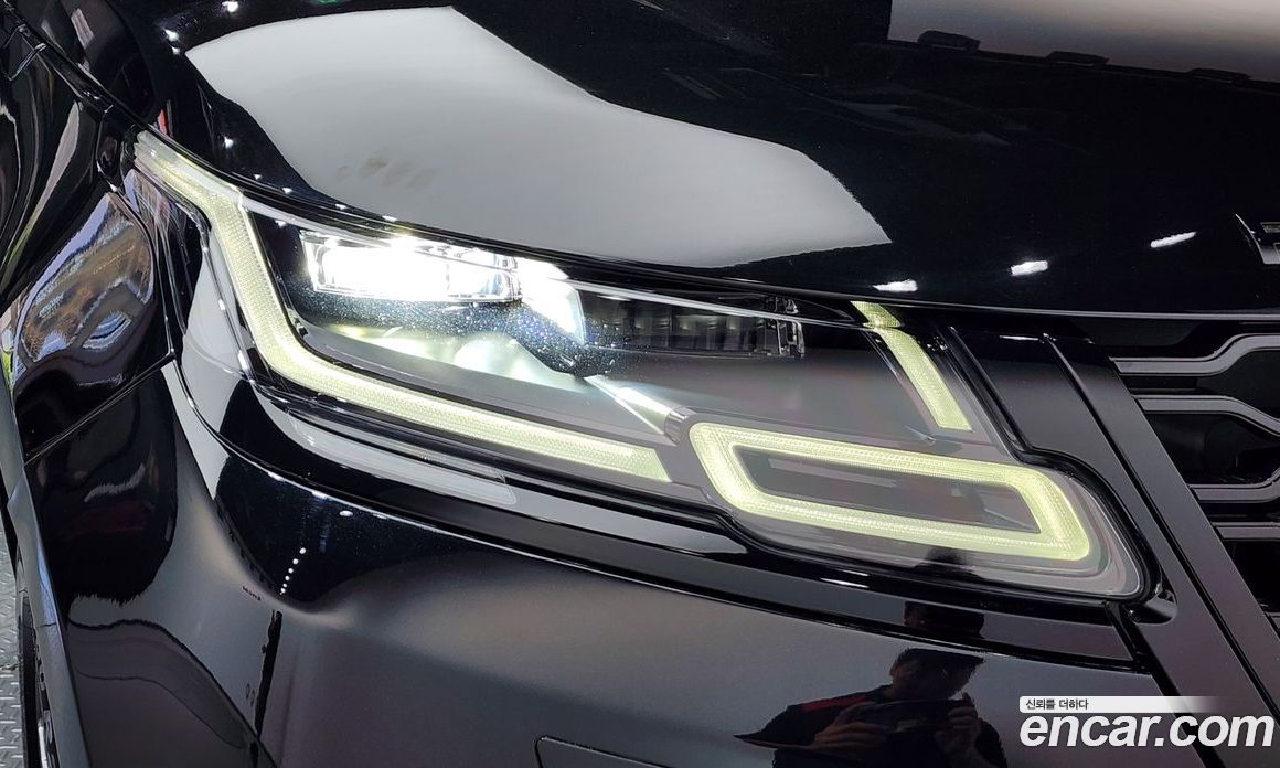 Land Rover Range Rover Velar фото 22
