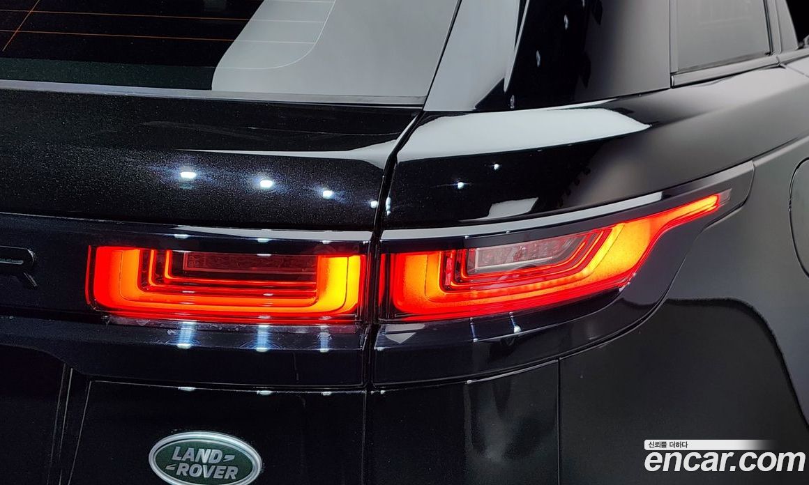 Land Rover Range Rover Velar фото 23
