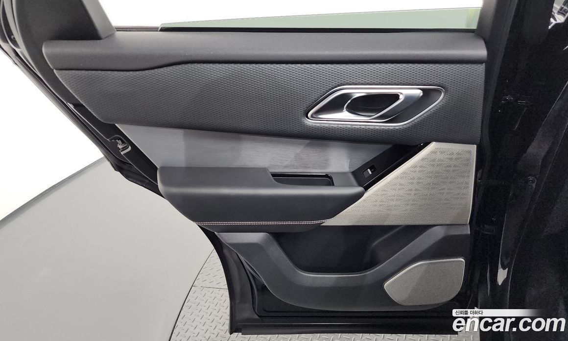 Land Rover Range Rover Velar фото 25