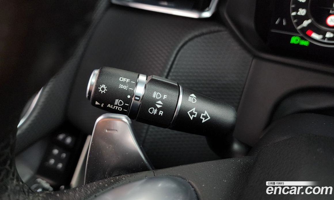 Land Rover Range Rover Velar фото 31