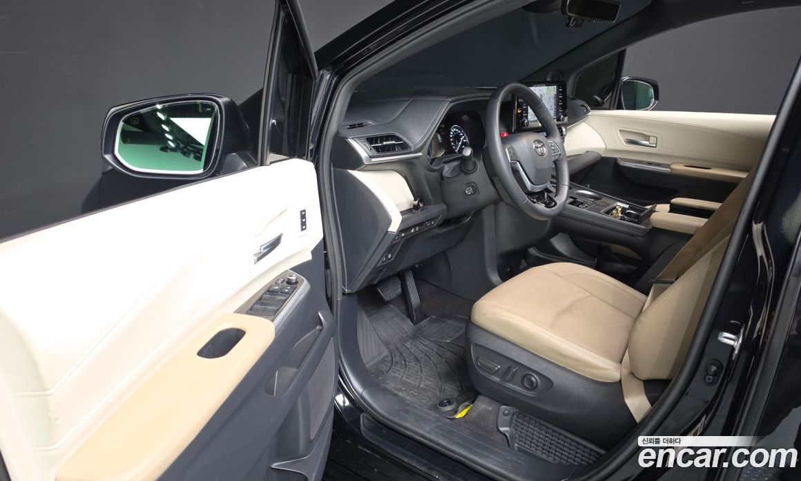 Toyota Sienna 4th Gen фото 10
