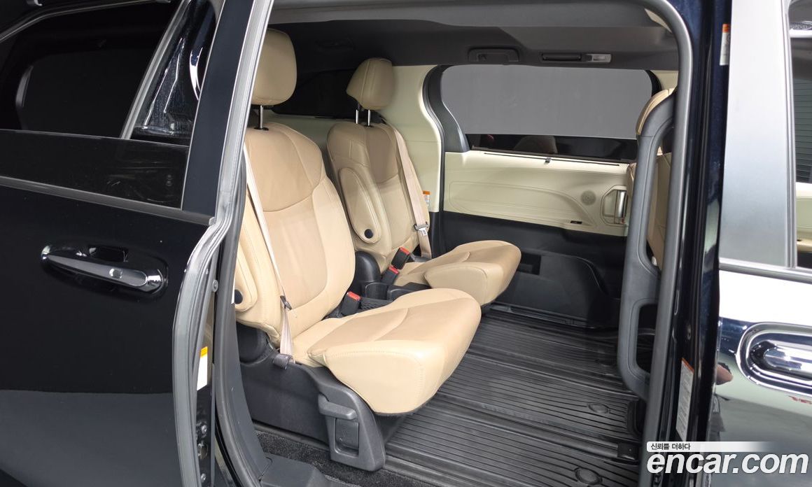 Toyota Sienna 4th Gen фото 11
