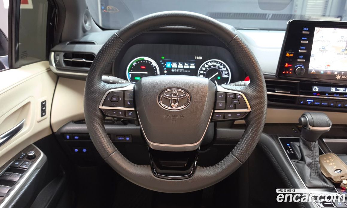 Toyota Sienna 4th Gen фото 13