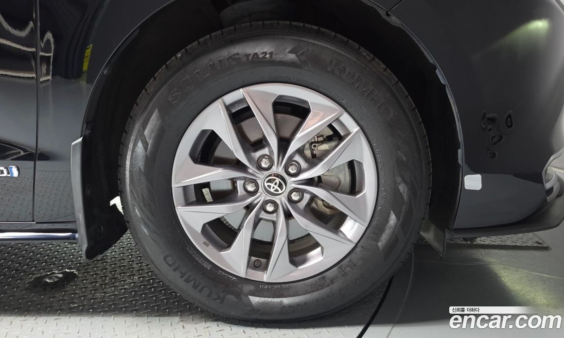 Toyota Sienna 4th Gen фото 21