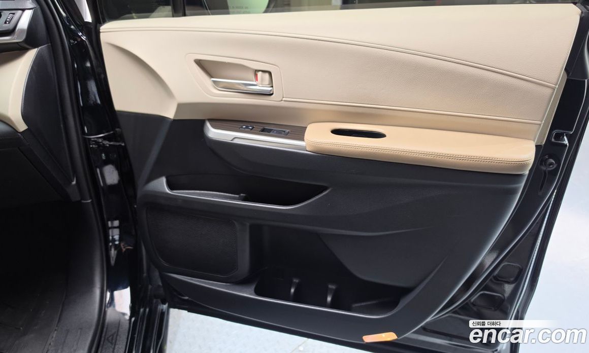 Toyota Sienna 4th Gen фото 25