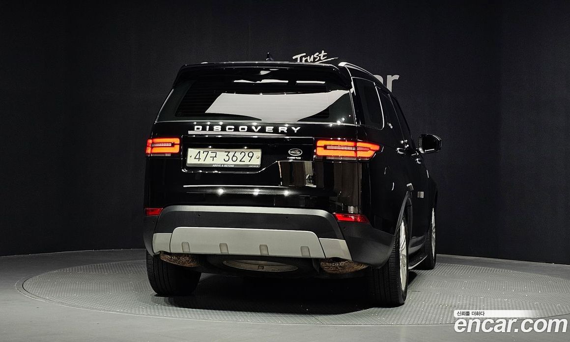 Land Rover Discovery 5 фото 4