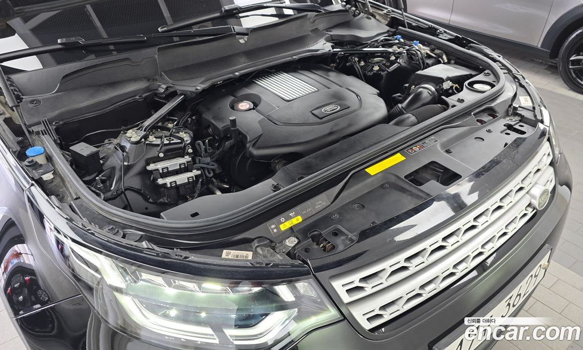 Land Rover Discovery 5 фото 6