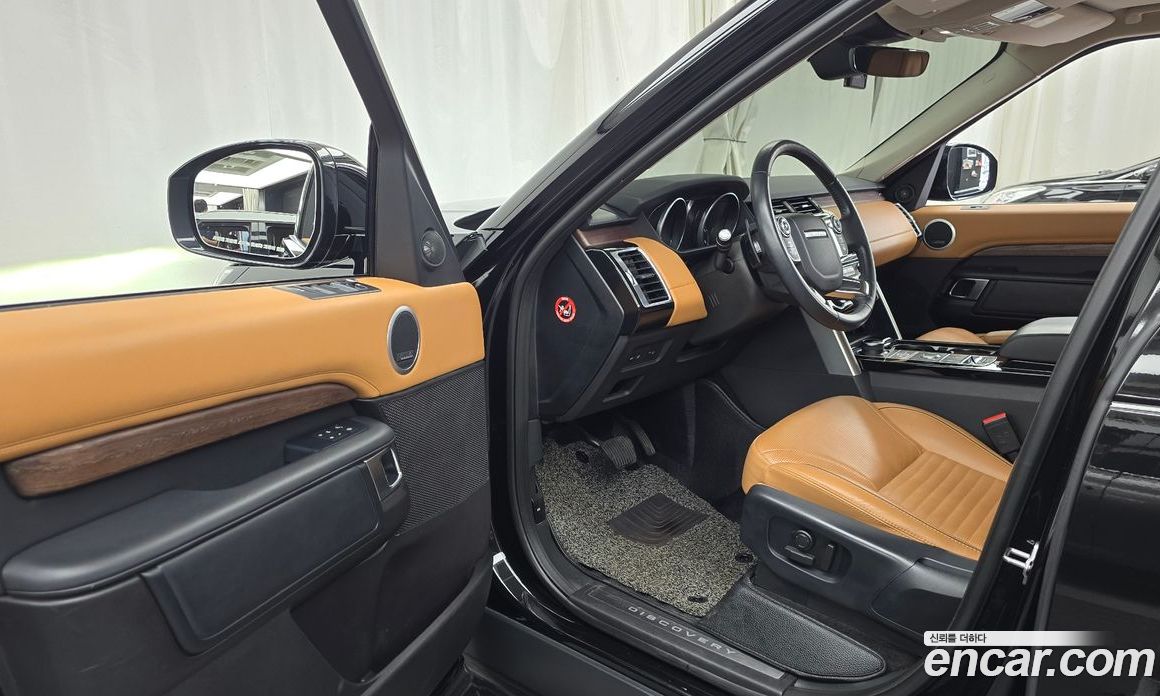Land Rover Discovery 5 фото 10