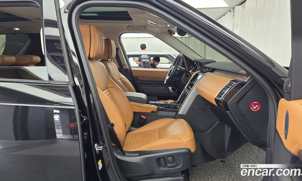 Land Rover Discovery 5 фото 11