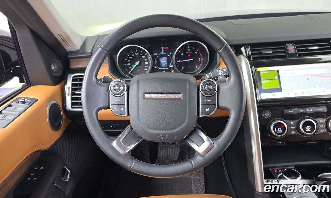 Land Rover Discovery 5 фото 13