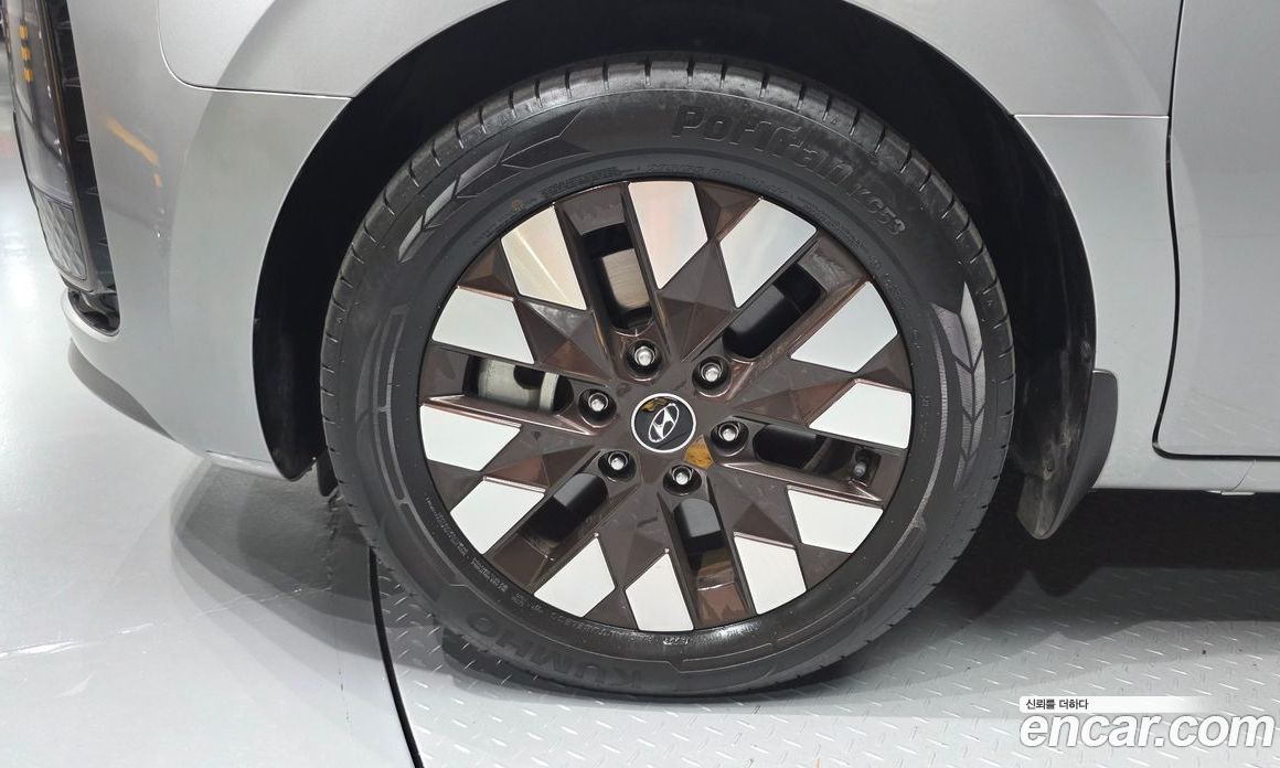 Hyundai Staria фото 5