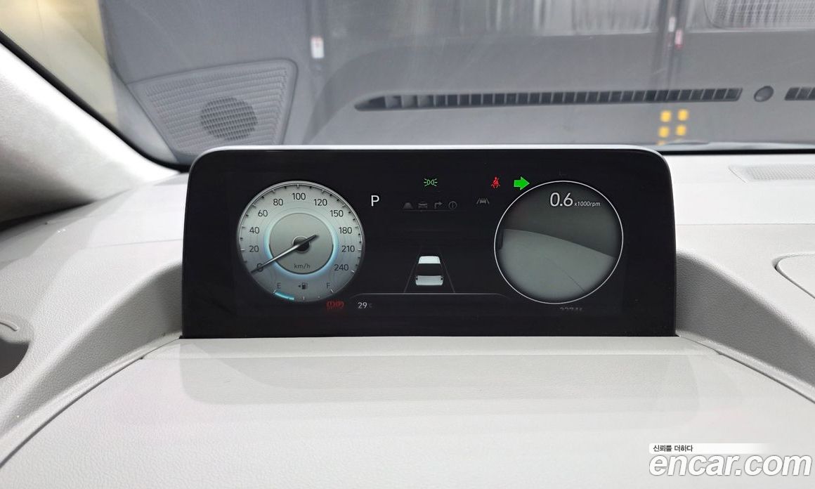 Hyundai Staria фото 8