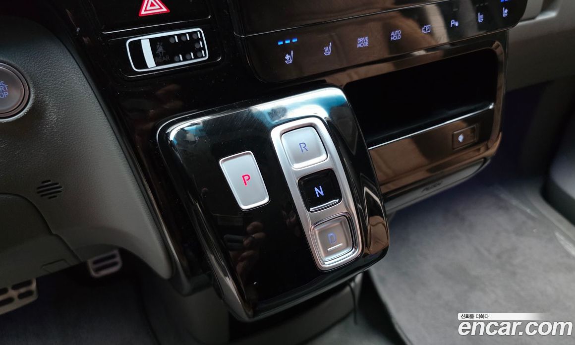 Hyundai Staria фото 9