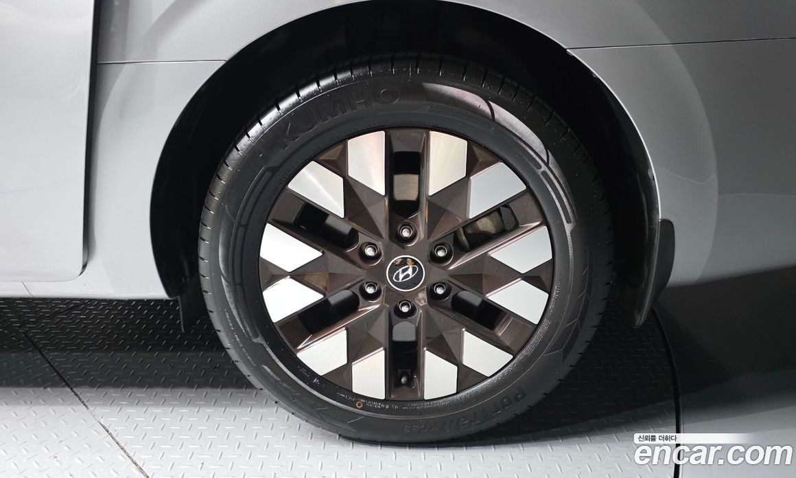 Hyundai Staria фото 21