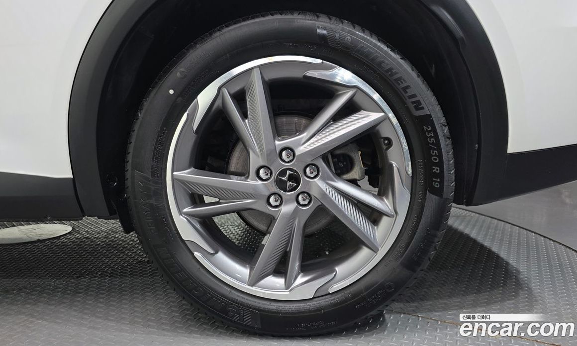 Citroen / DS DS7 Crossback фото 21