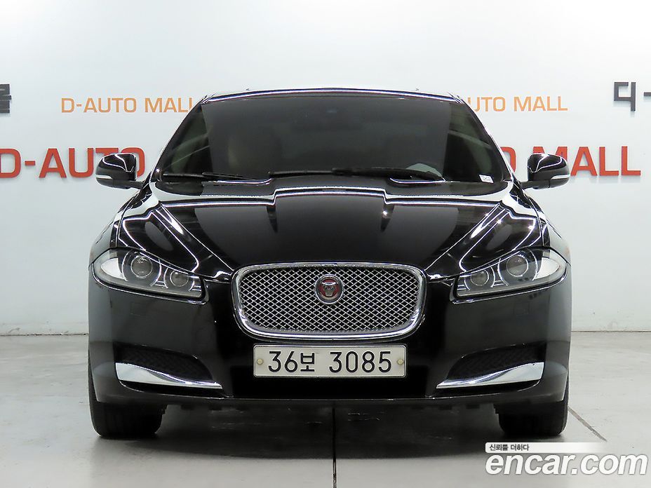Jaguar XF New фото 2