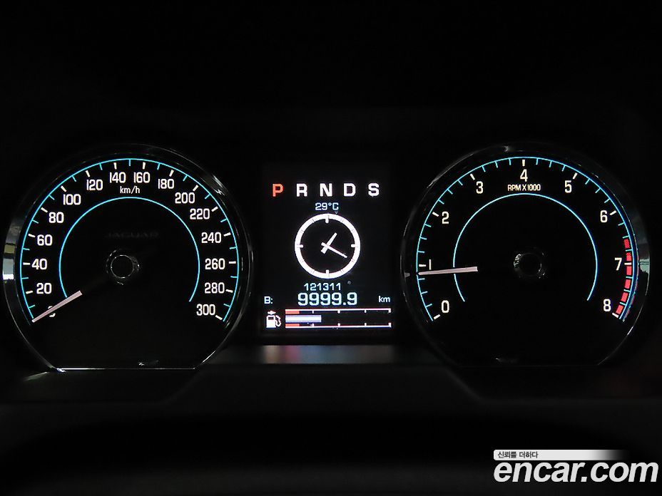 Jaguar XF New фото 10