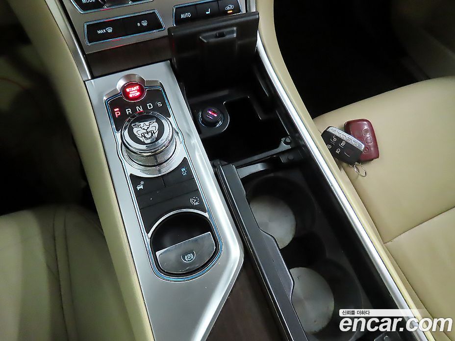 Jaguar XF New фото 14