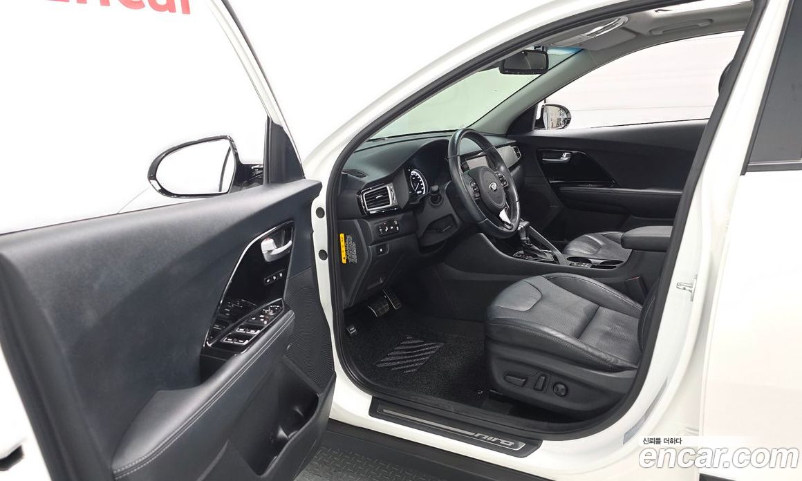Kia Niro фото 9