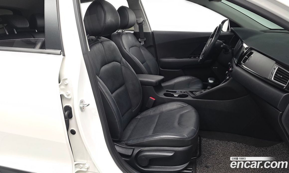 Kia Niro фото 10
