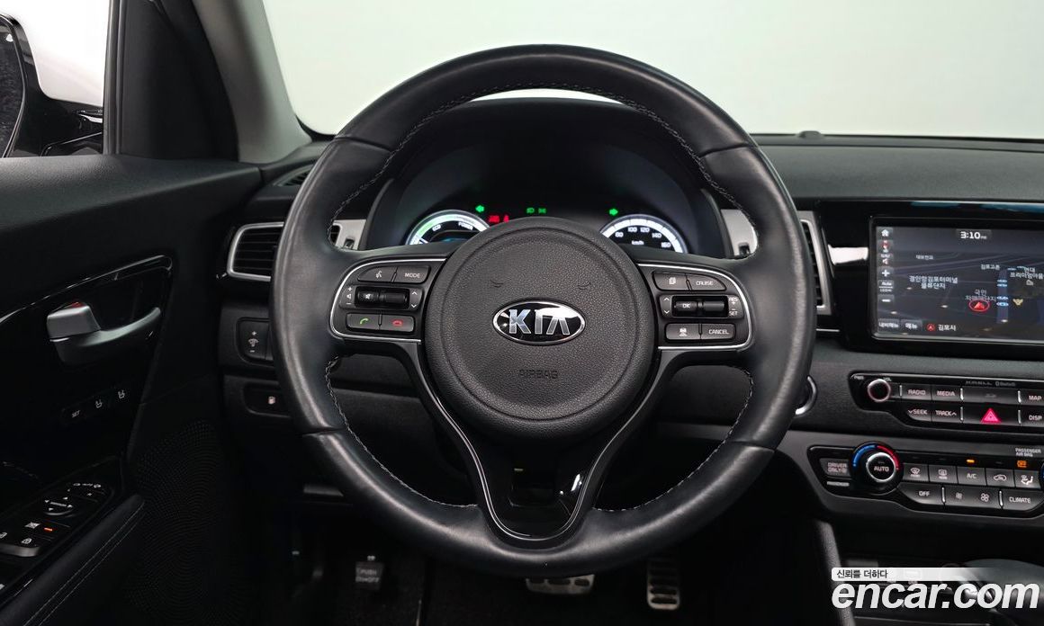 Kia Niro фото 12