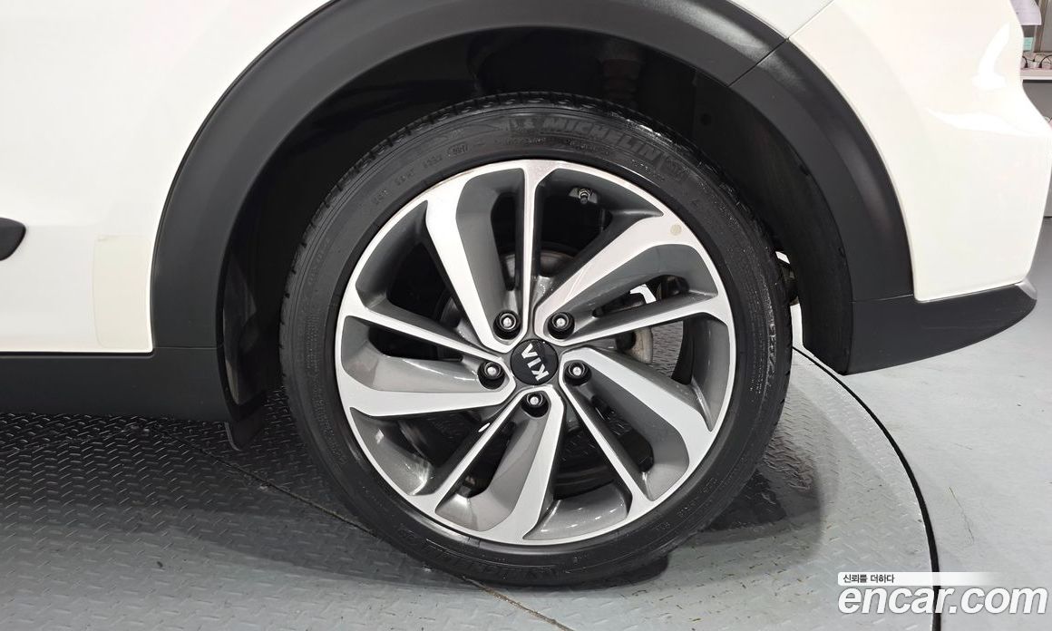 Kia Niro фото 21