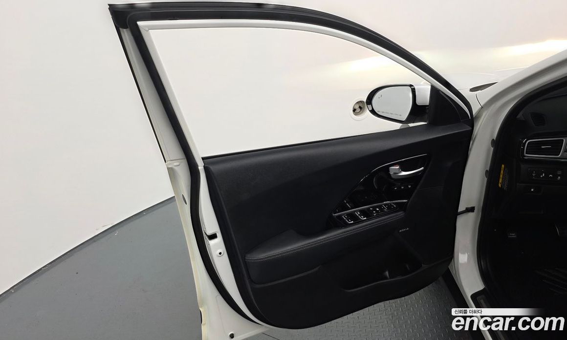 Kia Niro фото 24